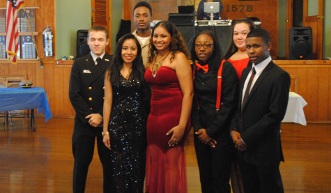 Shane O’Farrell, Emili Prado,Damone Jackson, Phylisha Kisso, Tyra Nixon, Ericka Rivette, and Dante Daniels pose between dances.