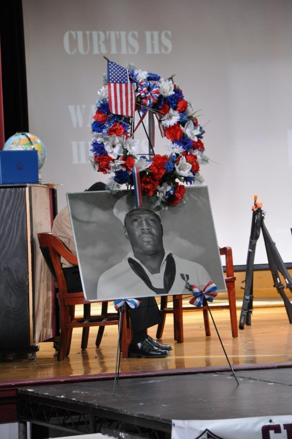 Curtis Honors Fallen Heroes