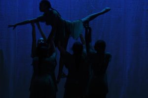 Dance company gives preview to classes
