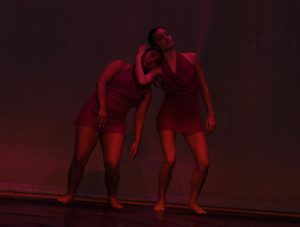 Dance company gives preview to classes